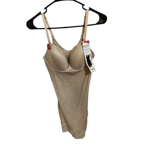 Red Hot Spanx Women's Large Lace Cropped Full Slip Soft Nude NWT - Picture 2 of 7